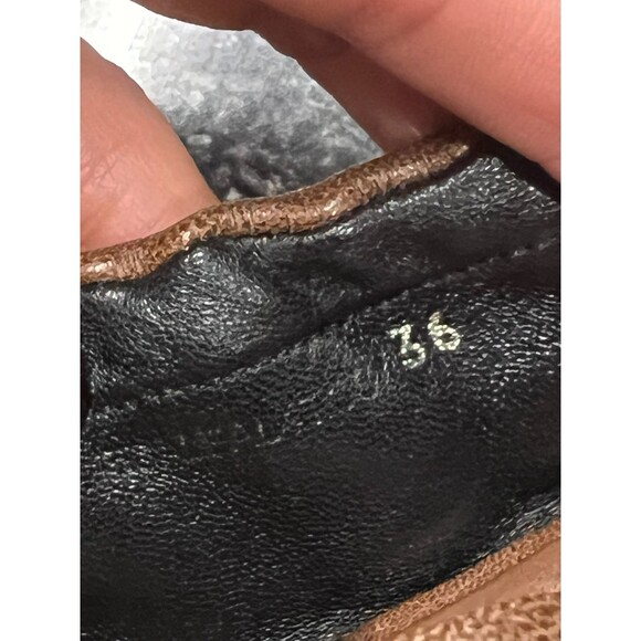 authentic Burberry London Signature Plaid Print - Picture 6 of 8